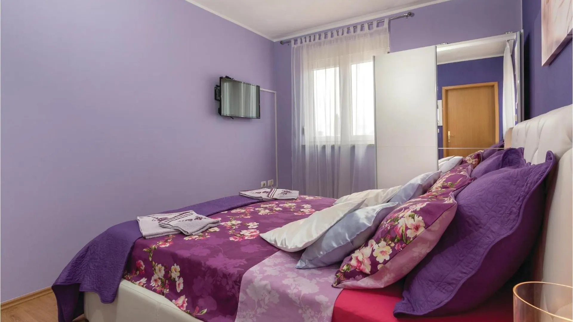 Cozy Home In Pula With Kitchen Kroatien