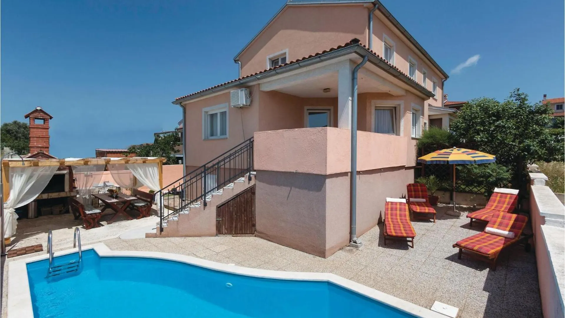 Cozy Home In Pula With Kitchen