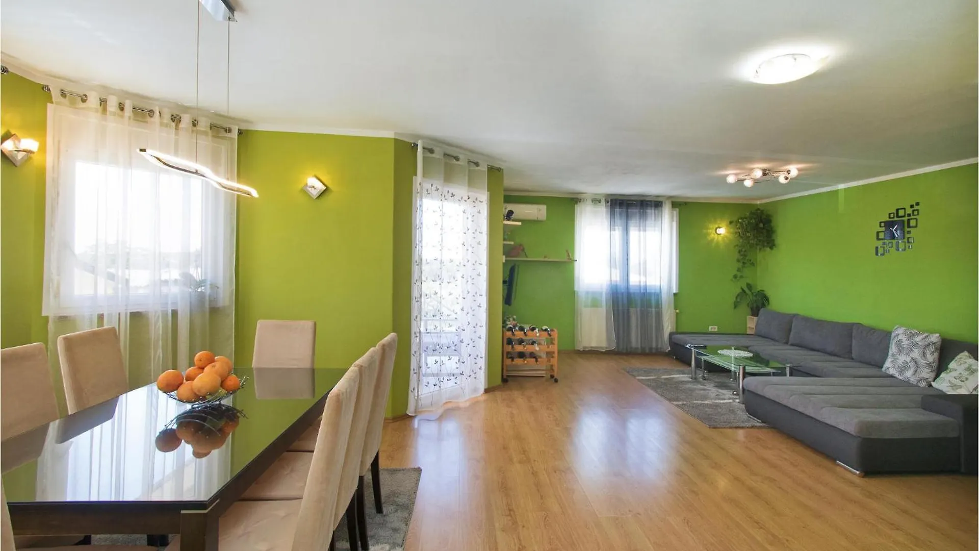 Cozy Home In Pula With Kitchen Ferienhaus